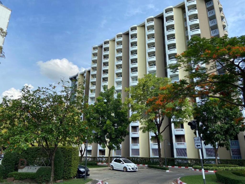 Dluxx Thammasat Hotel Pathum Thani Exterior foto